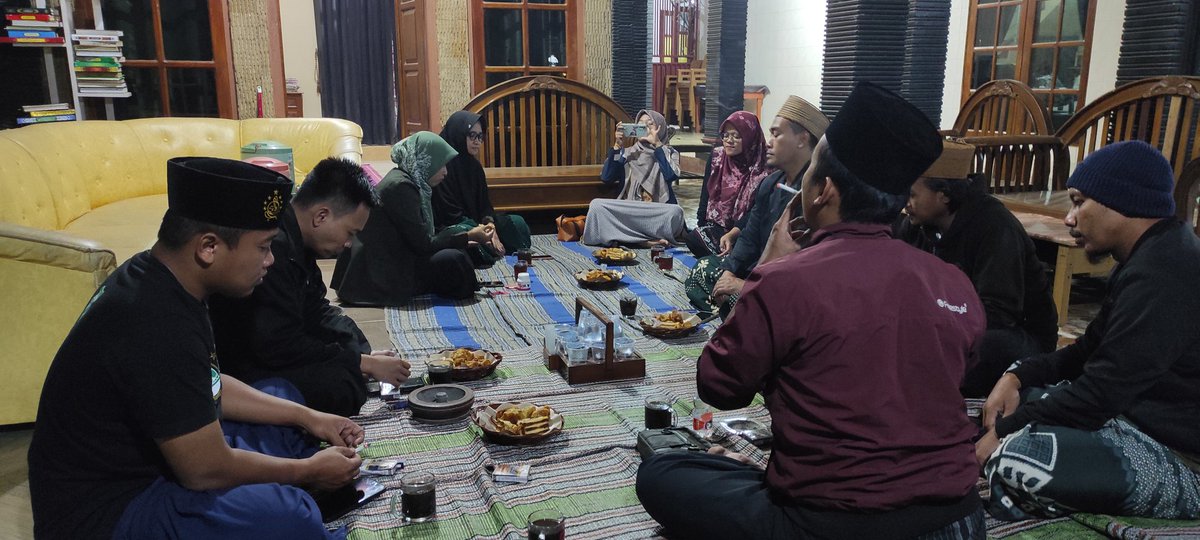 comeng_official's tweet photo. Rapat Koordinasi Persiapan PKD ANSOR &amp; LKD Fatayat 

#Ansor #Fatayat  #Pacitan https://t.co/rYLTZcDilJ