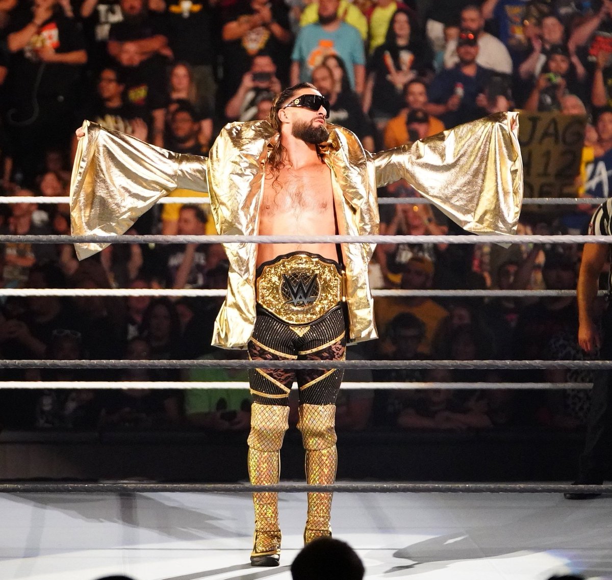 SethRollinsFans's tweet image. It's #WWERaw    day! After Seth's successful title defence, but then another attack from Nakamura at #WWEPayback, what do you think happens tonight with our Champion? #SethRollins #MondayNightRollins #TeamRollins