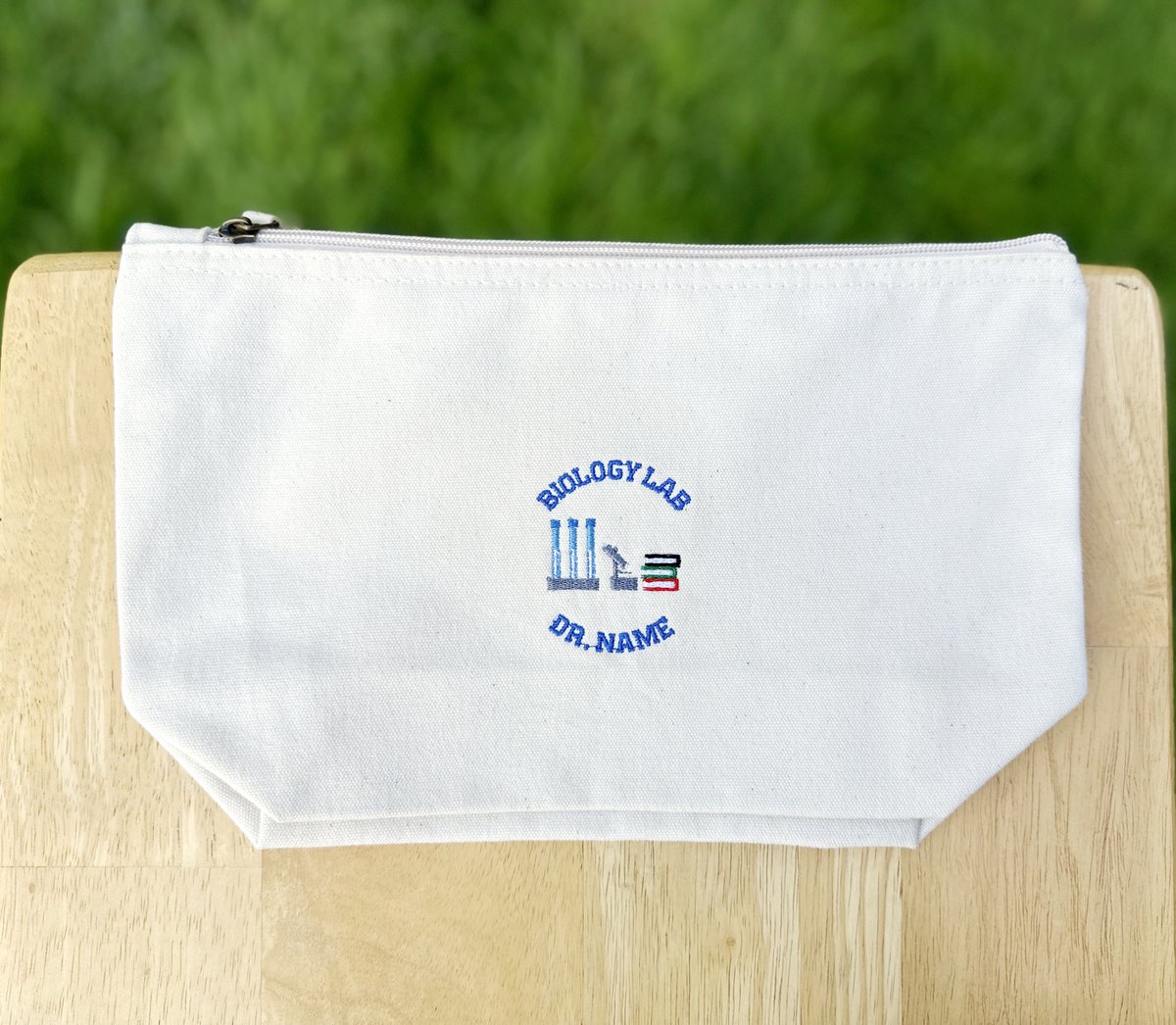 plushartlab's tweet photo. New bag designs added to shop- machine embroidered, you can change the text as you wish. https://t.co/afxpW8iDi0