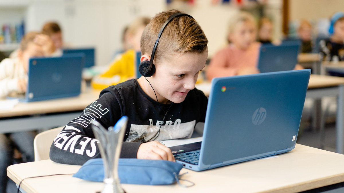 📢 Gezocht: Sprekers Mediawijsheid voor ouder-kindavonden! Steeds meer scholen vragen om onze hulp, dus we organiseren info bijeenkomsten op 6 &amp; 11 september. 

Denk je dat jij of iemand die je kent geschikt is? Meld je vrijblijvend aan en ontdek meer: bit.ly/45ApRUZ