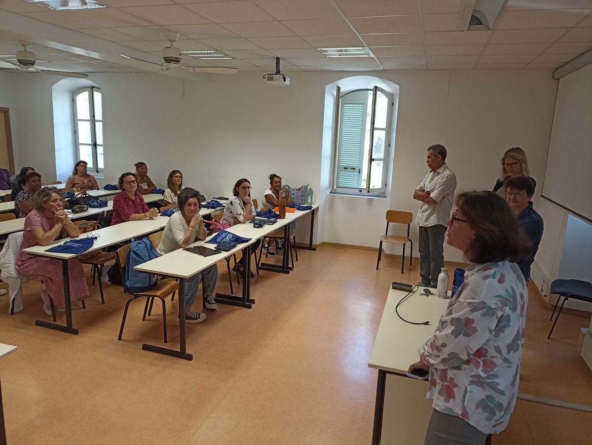 Bienvenue aux nouveaux masters Management et Enseignement en Santé ⭐
Ces professionnels de santé vont se former pendant 1 an pour à temps plein et devenir cadres de santé. 
Nous leur souhaitons une très belle année pleine de réussite et de nouvelles expériences 😀👩‍🎓