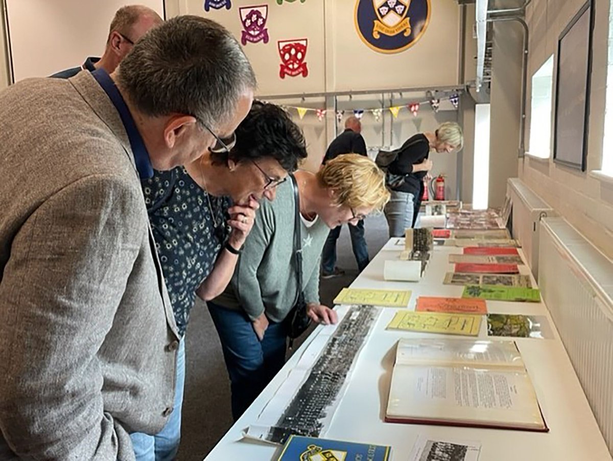 ColytonGrammar's tweet photo. We welcomed 20 guests from the class of 1983 for their ‘40 year on’ reunion this Summer. See the full story here
https://t.co/EehUz4Vny7
#oldcolytoniansociety #reunion #alumnirelations #alumni #development #devonschool #stateschool https://t.co/dggPvgYToa https://t.co/aqtgcVSZU3