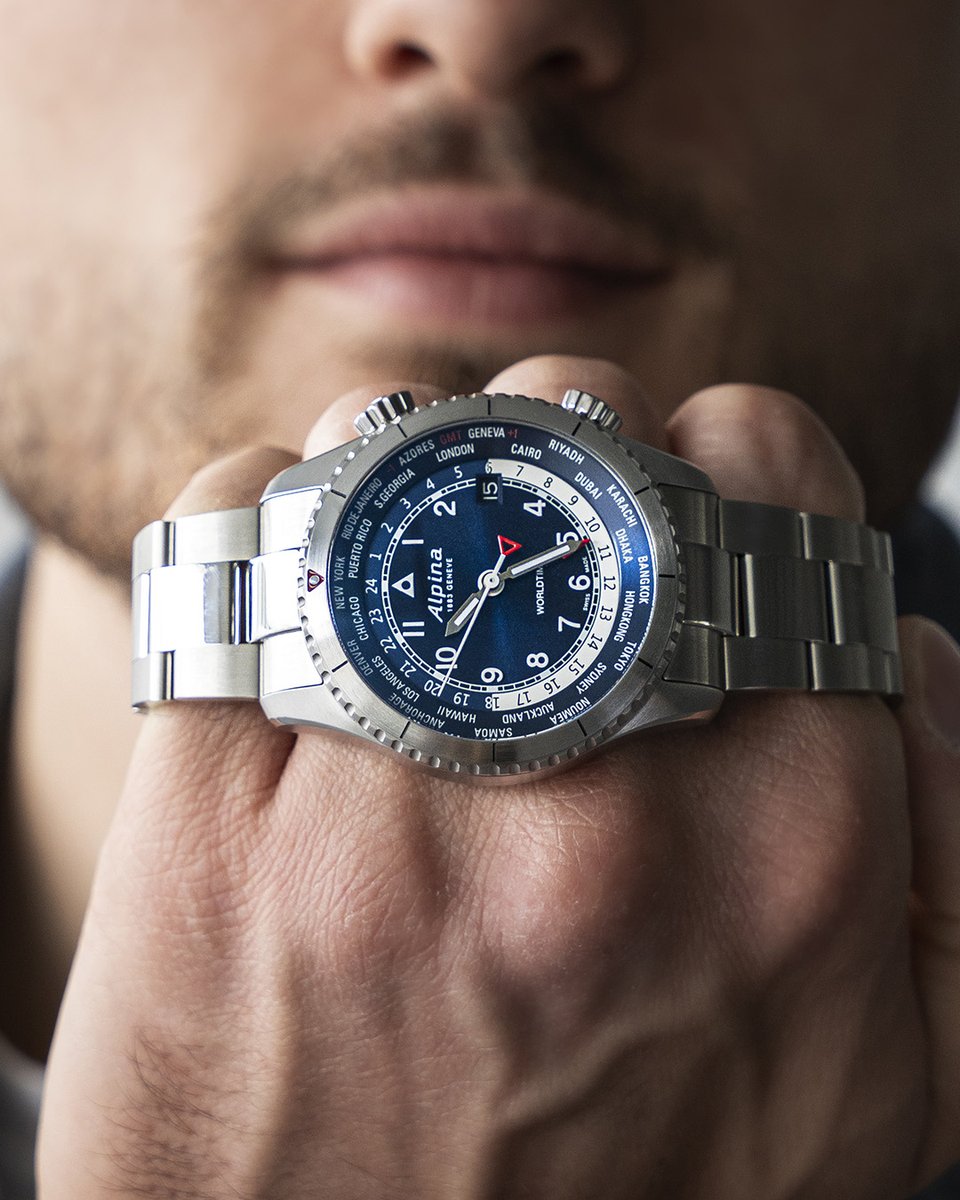 Alpinawatches's tweet image. Launch at Geneva Watch Days, discover the first Worldtimer in the Startimer Pilot Quartz line. Available in blue, green, or black dial for various styles.

Learn more: bit.ly/3PfnCR0

#StartimerCollection #Worldtimer #SwissWatch