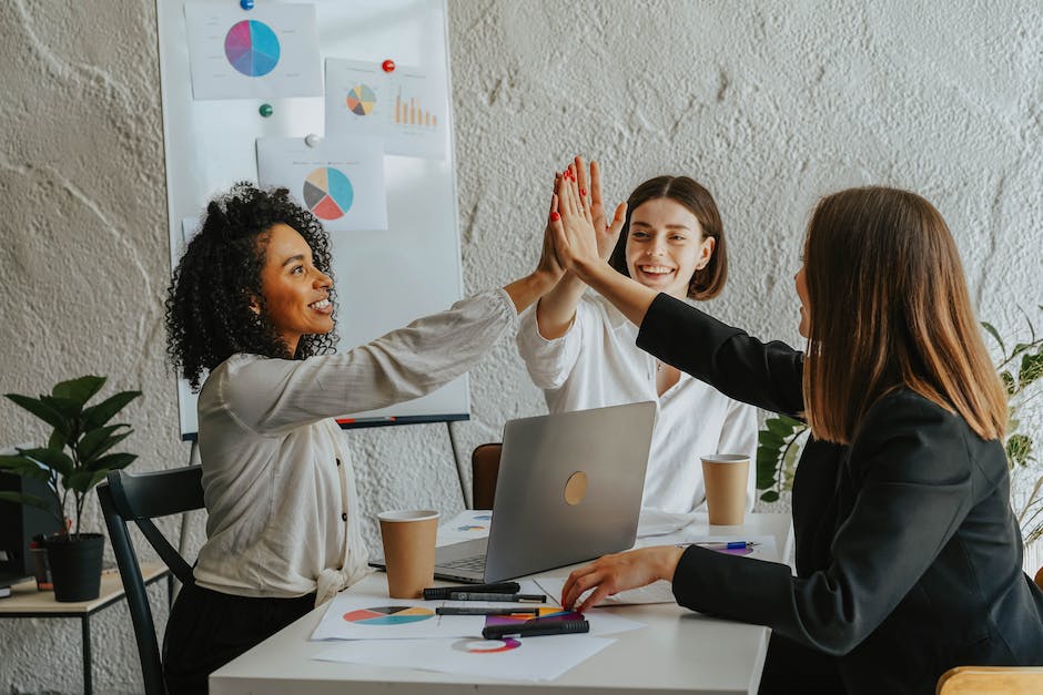 While work might be seen as just work, it also presents a daily chance to experience a sense of achievement and meaning. Wishing you a joyful Labor Day! 🍁 #ThinkLightweight #WoodProducts #LightweightPanels #WoodPanels #WoodPanel #Furniture #Closets #Closet #CeilingPanels