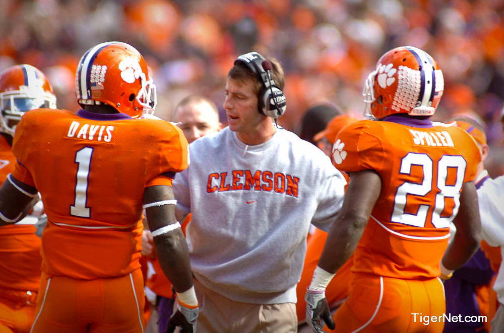 Dabo Uni vs Duke 2008

🧢❌
👔 ⚪️
👖 🟤

Clemson 31 | Duke 7
