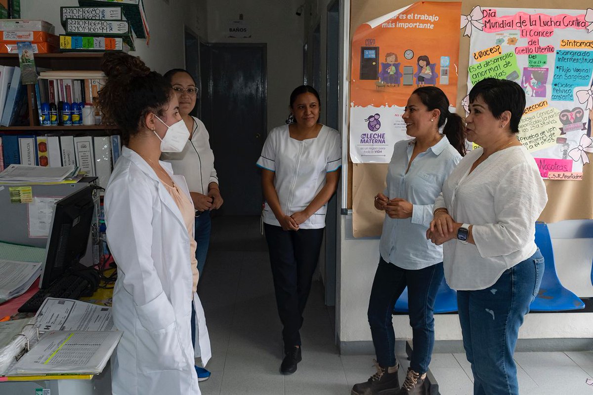 MartinaP_Rendon's tweet photo. ¡Qué gusto la oportunidad de saludar a nuestros compañeros del Centro de Salud "#Apartadero", #SanJoaquín! #CONTIGO en el cuidado y atención de la Salud de las y los queretanos. #FamiliaSESEQ https://t.co/bCE08aKtws