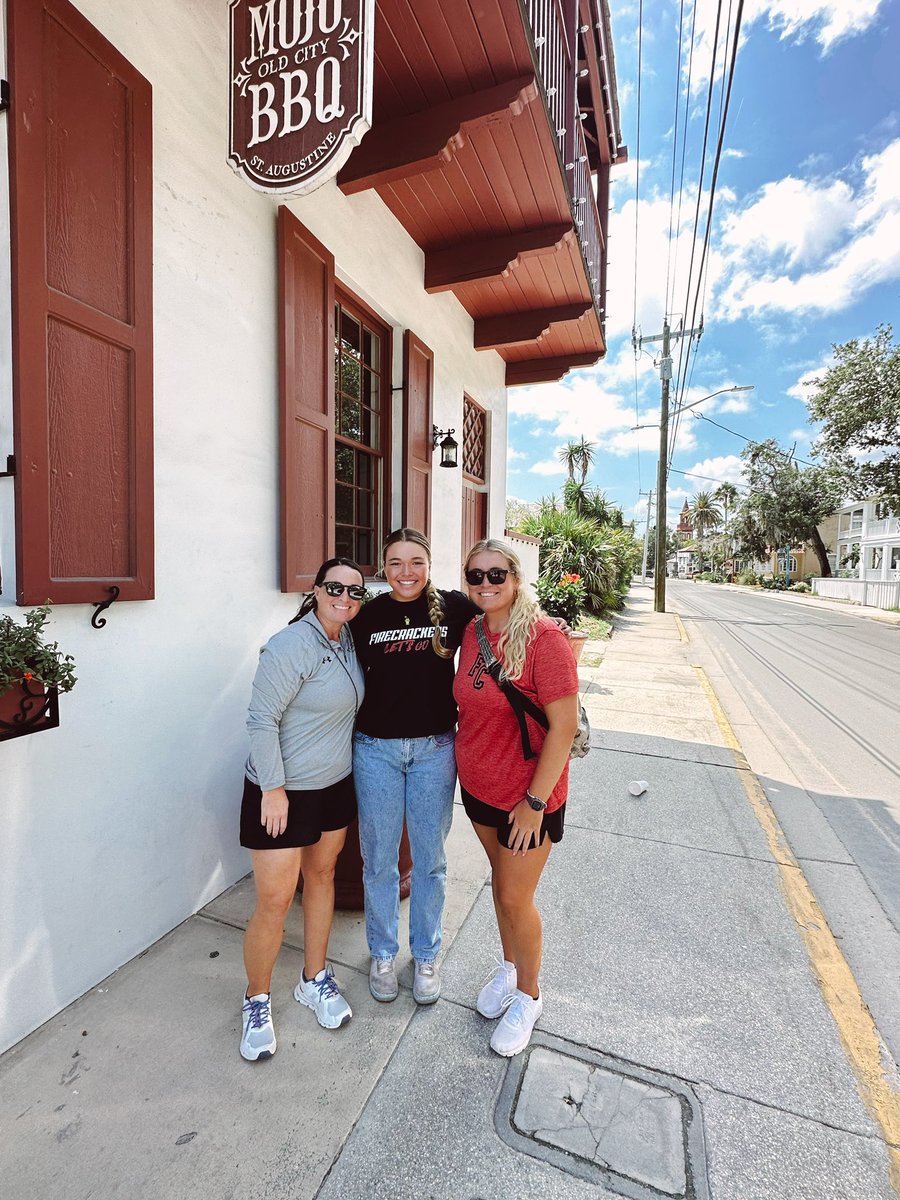 Alyssa Hunter tweet media