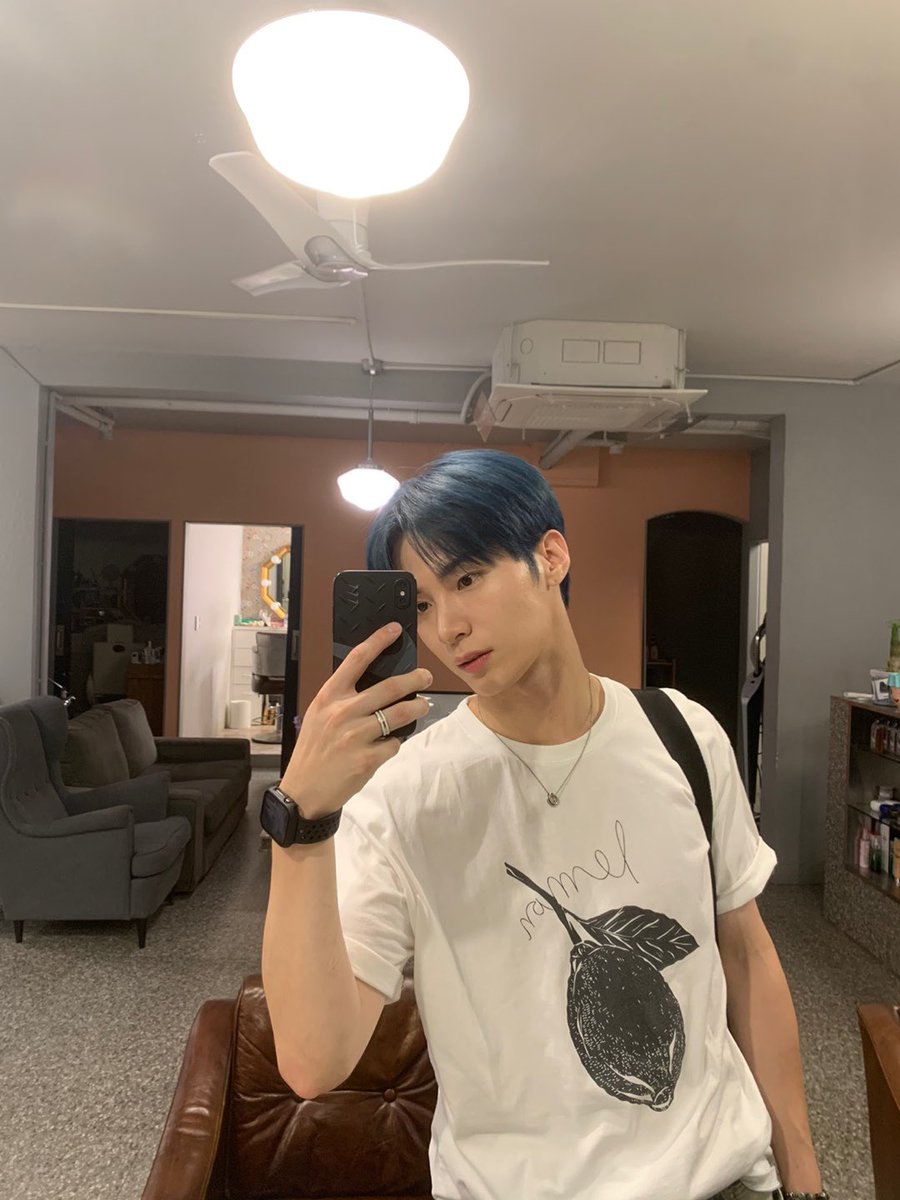 OmegaX_members's tweet photo. [#OX]

이 야심한 밤에 외쳐봅니다 

스껄~

#OMEGA_X #오메가엑스
#한겸 #HANGYEOM https://t.co/1UDA8w8Sd1