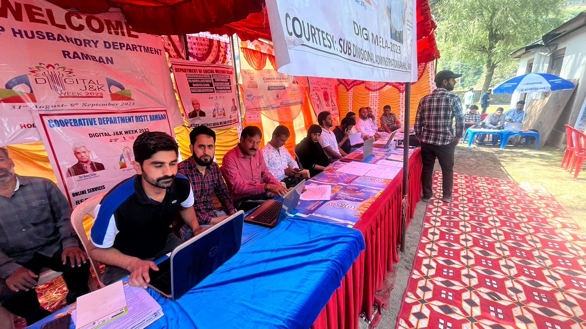 DIPRRambandic's tweet photo. #BhrashtacharMuktJK
#DigitalJKWeek
Mega Digital Week celebration programmes held at Sub Division Banihal under the supervision of SDM, Zaheer Abass Bhat, asked to join hands to make currption free J&K
@diprjk
@ddnewsSrinagar
@PIBSrinagar @dcramban @OfficeOfLGJandK https://t.co/xHQw8cw8Tt