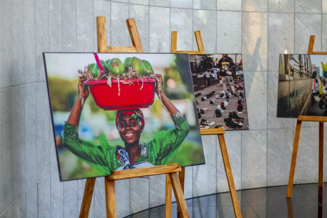 cornerstone_tz's tweet image. #ReportLaunch

"FINSCOPE TANZANIA 2023" REPORT LAUNCH!

A Quick #SnapShot of The Official Launch of The "FinScope Tanzania 2023" Report at the "Bank Of Tanzania" Auditorial Room in July.
------------------
@fsdtanzania
#FSDT
#FinScopeTz2023
------------------
@bankoftanzania_