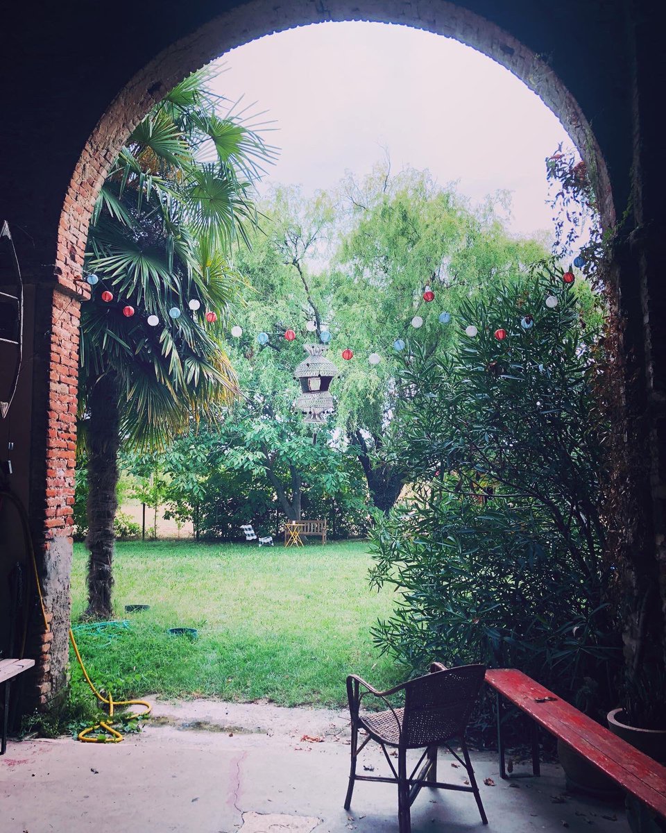 catinitaly's tweet photo. Autumn writing retreats in October 🍁🍷🥾#writeinitaly https://t.co/VBAKh3ixFc https://t.co/3l6366w4Rv