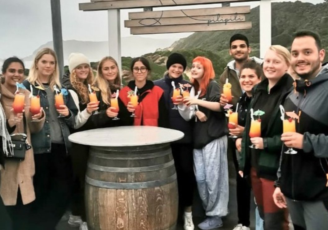 hotspots2c's tweet image. 🖐 𝐋𝐄𝐓 𝐌𝐄 𝐓𝐄𝐋𝐋 𝐘𝐎𝐔 𝐒𝐎𝐌𝐄𝐓𝐇𝐈𝐍𝐆 😱 wait.. For those thinking &quot;what the #gardenroute!?&quot; and if you&apos;ve never heard of this ultimate road trip destination &amp;gt; come explore it with us ?😂
|📸: guide Ulrich &amp;amp; Jose

#southafricatours #tour2cchange #freetobesouthafrica