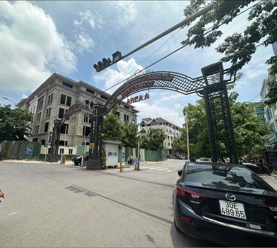 BuiBaNhieu's tweet photo. Lô A2X Khu A Khu đô thị #Geleximco, Lê Trọng Tấn, #HàĐông, #Hanoi
- Diện tích 104m², 5 tầng, mặt tiền 6m
- Giá 14.5 tỷ
#Villa #Villanos #Villahermosa #BDSVIETNAM
#lienke #shophouse #thocu #swetzerland #nhapho #bdsHanoi #Hanoi #Hochiminh #Saigon #Vietnam #chéo #viral https://t.co/BLsNK8DdVB