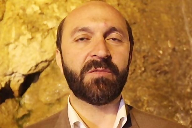 فقط مونده سعید طوسی بشه استاد دانشگاه اونم رشته اندیشه اسلامی...:)))