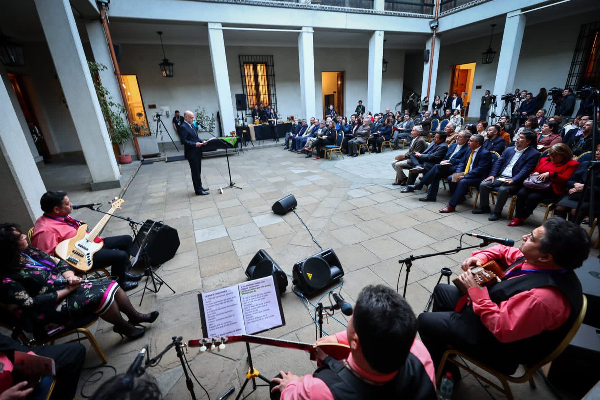 Asuntos Religiosos tweet media