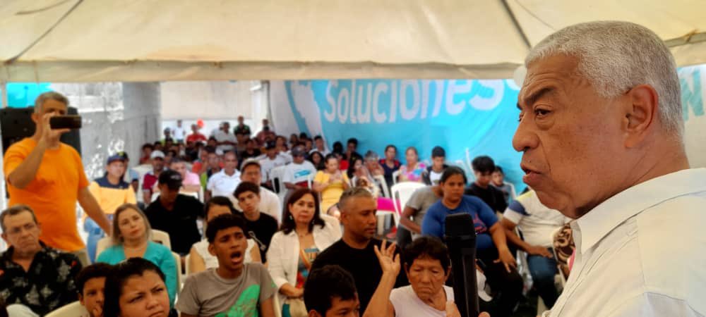 claudioefermin's tweet photo. Hemos sido coherentes. Creemos en el voto, en la participación, en la inclusión, en el diálogo. Pero no para discutir 30 años en un diálogo de sordos, sino para entablar un diálogo plural que busque soluciones a los problemas de la gente. #PLC
#SolucionesEsDemocracia🗳️ https://t.co/ahGf2HLwKq