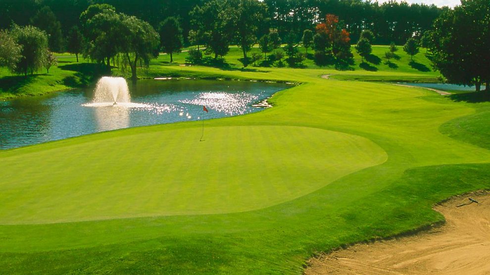 GolfBuddyTours's tweet photo. The International Golf Club in Massachusetts boasts the longest green in the game. Spanning over 28,000 square feet, this par 6 5th hole will test your precision and putting skills. It's time to conquer the challenge! ⛳️🏌️‍♂️ #InternationalGolfClub #LongestGreen #GolfChallenge https://t.co/WoxUgOpNcI
