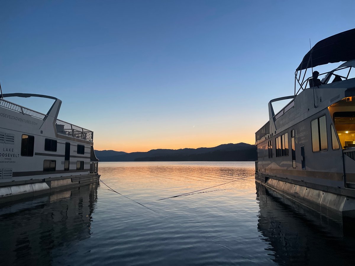 Doesn't get much better than sunset watching on Lake Roosevelt. 🌅