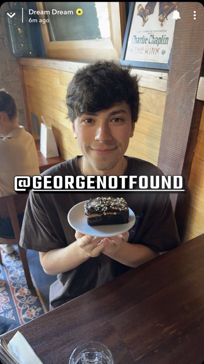 dnftoes's tweet photo. the first time in the trend when george switched up the caption and wrote "cute date" instead of the food name on someone.. (and his cute dream smile 😭) yeah it happened in january too and ON THE SAME DAY PARANOID WAS MADE https://t.co/AZX8uFFBjj