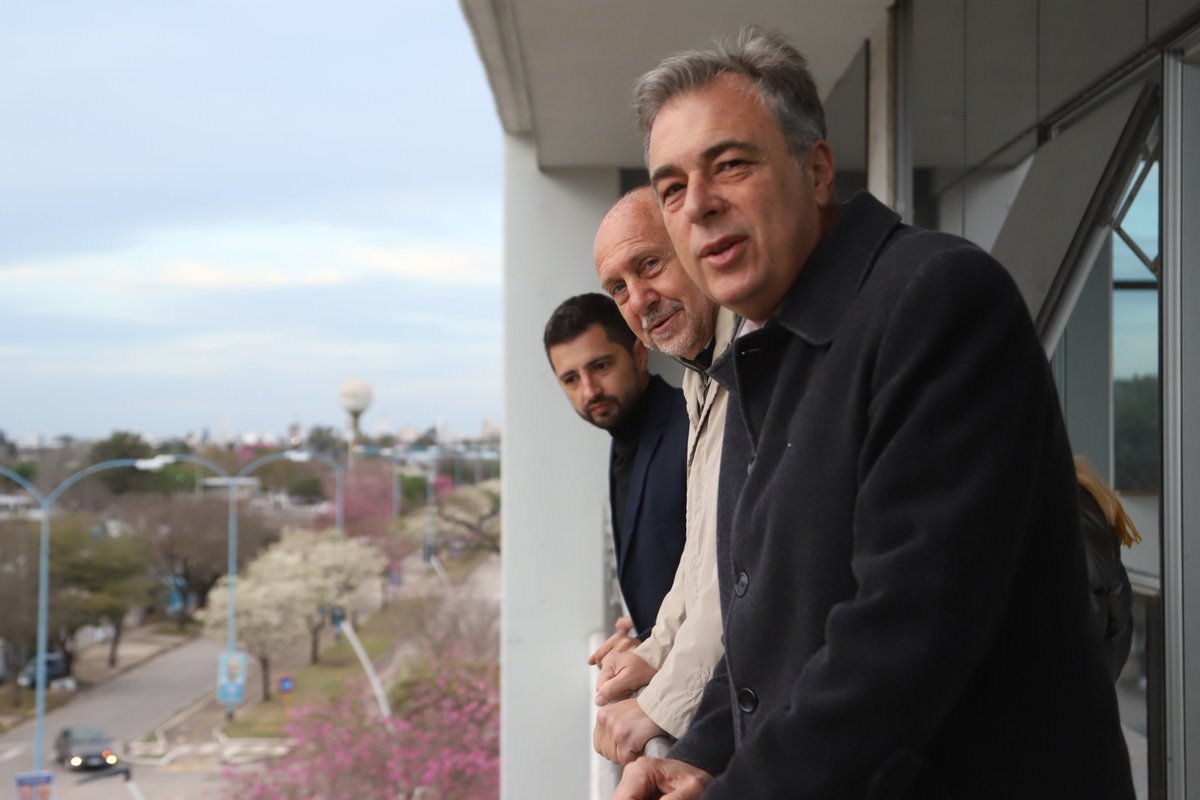omarperotti's tweet photo. Recorrimos en Rafaela, el importante avance de obra del Hospital Dr. Jaime Ferré.
Reforzar la salud pública haciendo foco en esta ciudad, era una necesidad. Este edificio es un salto de calidad para ofrecer una mejor atención en toda la región. https://t.co/msPK9hH15O