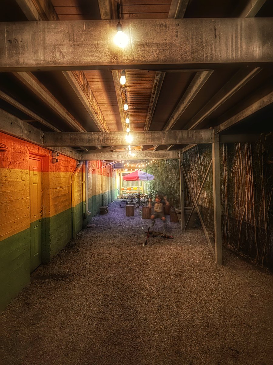 masonpaul's tweet photo. Sunday evening walk for Tacos at the Comet. 
#45223
#northside https://t.co/M2Uanfowen