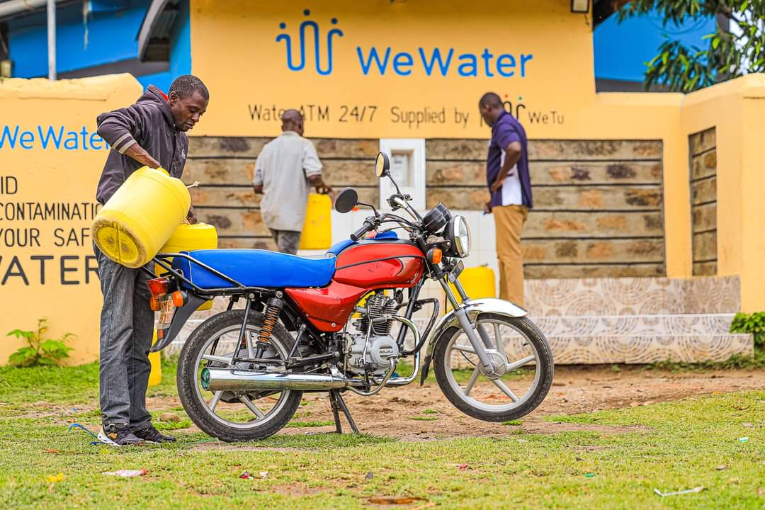 WeTu_Kenya's tweet photo. Exciting news from the Africa Climate Summit at #KICC! 🌍 We're thrilled to play our part in the fight against #climatechange. We promote #emobility, manage #ewaste, # lease out #solar fishing lanterns &amp; dispense #clean &amp; #safewater 💚 #ClimateAction #AfricaClimateSummit
#Unep https://t.co/pb1L21lc3h