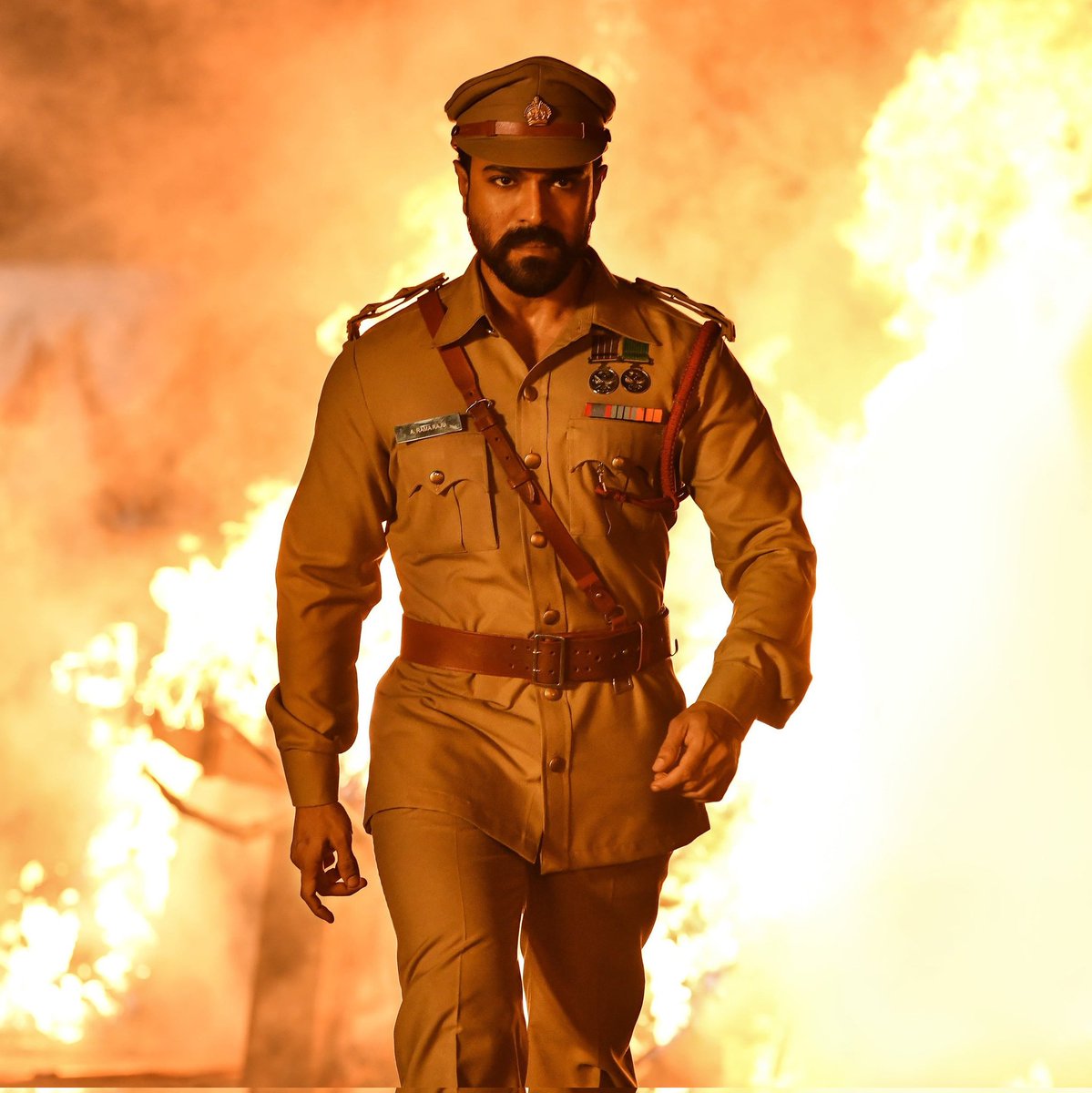 PK4NTR's tweet image. Let&apos;s Settle This...

#Bheem 🔄                        #RamaRaju ❤️