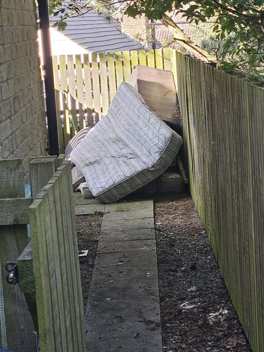 mummyandthree's tweet photo. Hi @yhousing I emailed regarding one of your tenants dumping things in the access route to the rear of my property but haven't had a response. Could this be looked into please? It's really not ideal and has been there for some time now. Thanks https://t.co/exFG2cvY6W