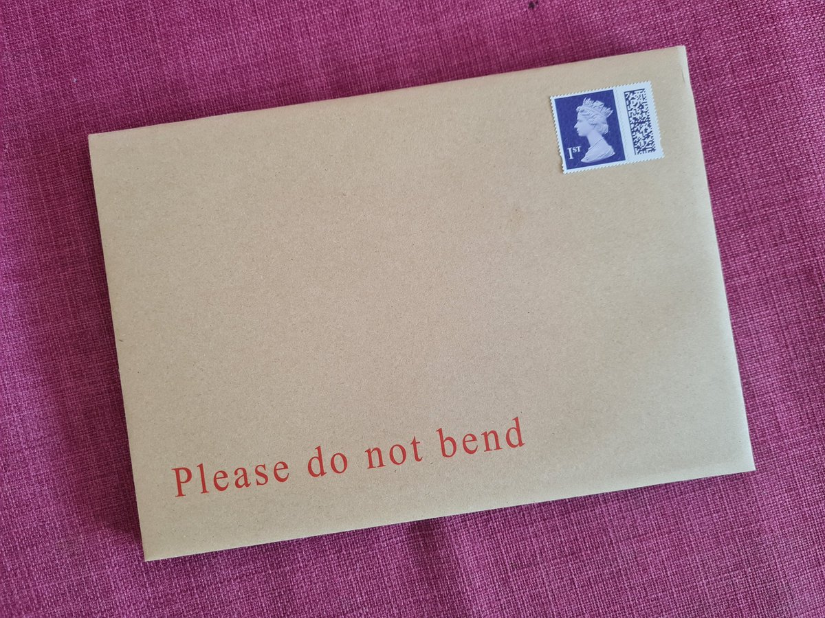 I've got a #free #Mystery envelope containing 3 signed prints to give away to one randomly selected winner. 

To enter, like, and share this post and make sure you are following me here.

I'll DM the winner to get their address.

Good luck.

#art #prints #Giveaway