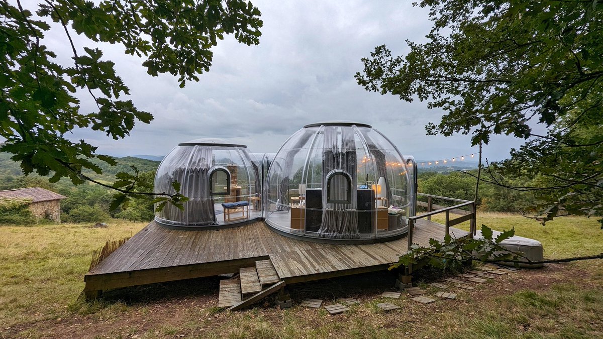 Tu as déjà eu l'occasion de dormir dans une bulle ? 
C'est assez incroyable comme expérience ! 🤩
La vue panoramique, la proximité avec la nature, la pluie qui t'enveloppe, la lune qui berce ta nuit... 🌙

📌 Ferme de Courneillac #hautegaronne #Occitanie