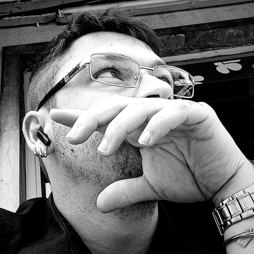 yozziy's tweet photo. Quem é vivo sempre aparece https://t.co/Gp1lDEaDJv
