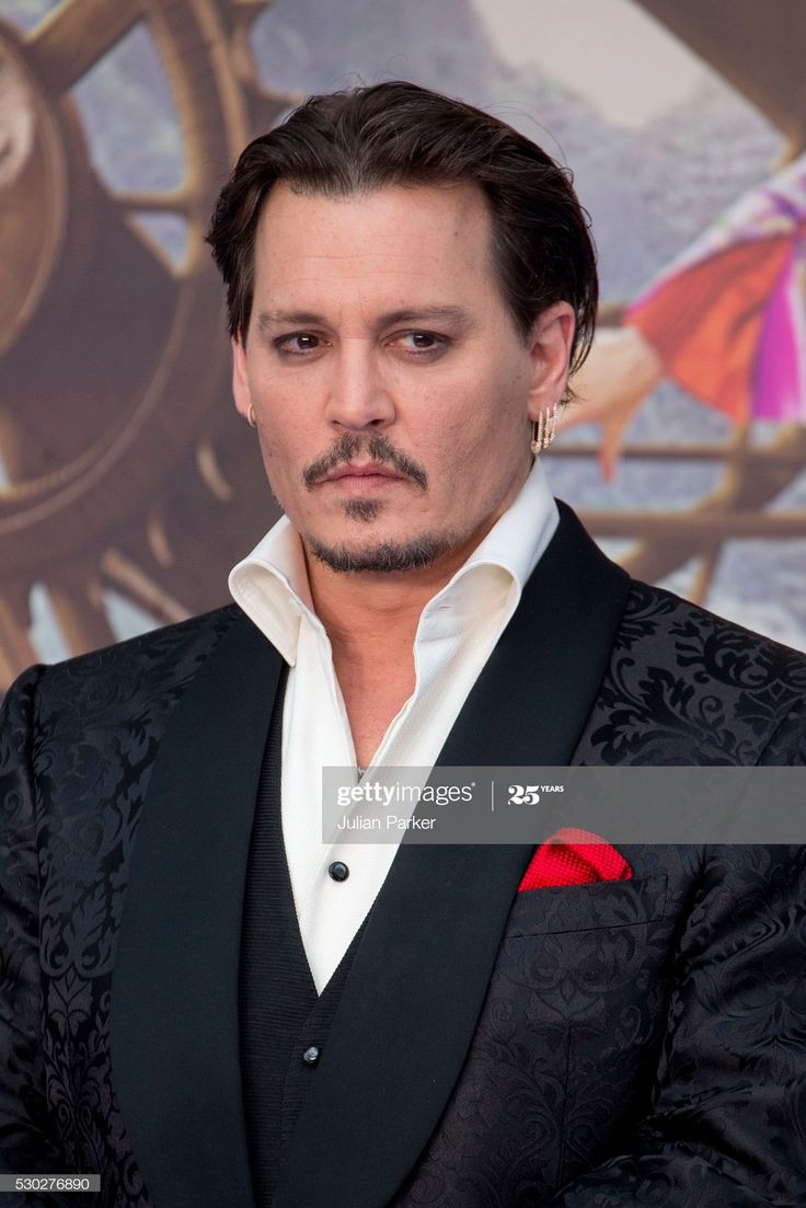 im_AWARA's tweet photo. reminder to those fake pr campaign against him. 
Johnny depp was the most good looking man on earth for two decades &amp; also he is the biggest popular movie star &amp; GOAT versatile actor of this generation
He won the title of sexiest man alive twice, so what amber turd got to troll ? https://t.co/WMrLb1QpPi