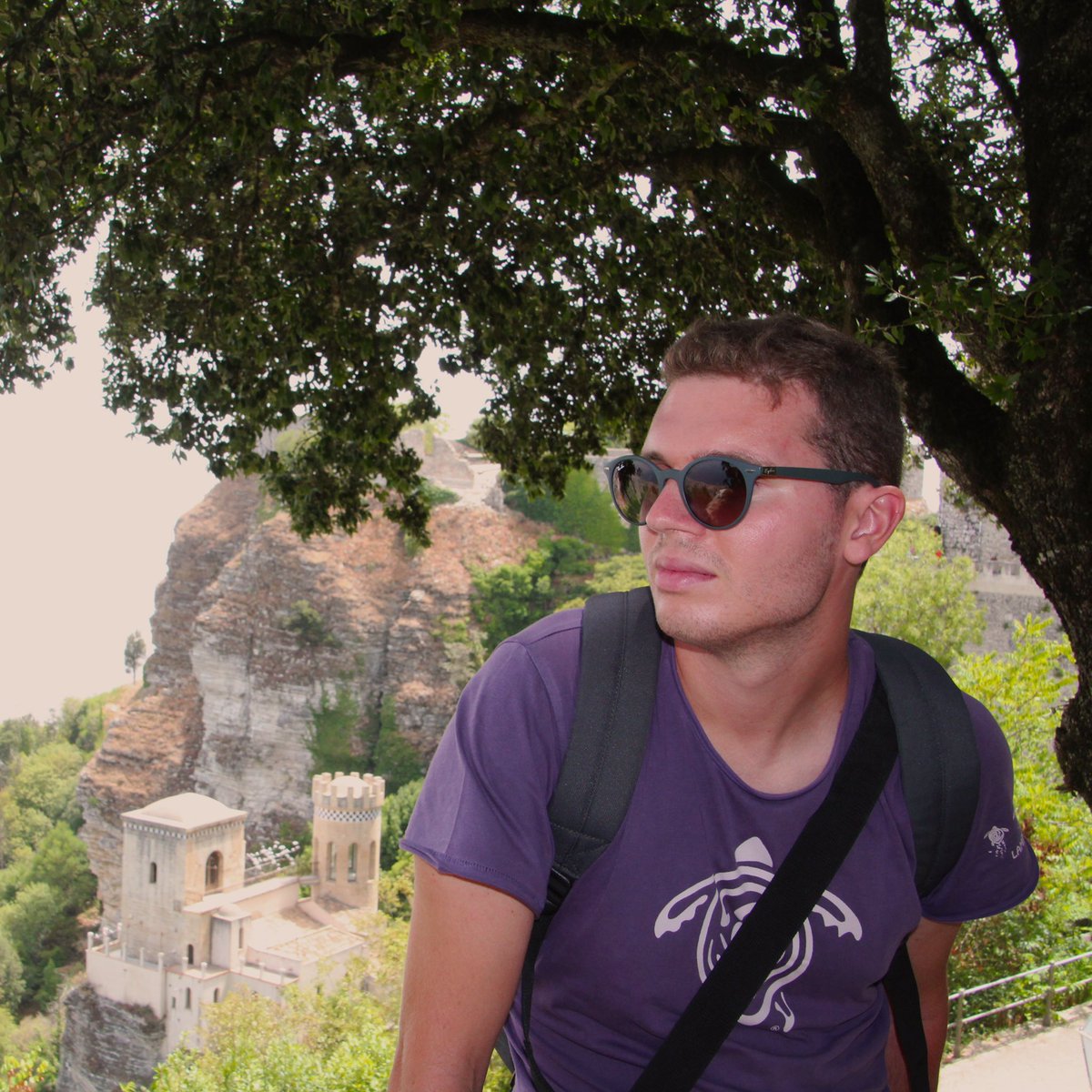 Ebbene sì, oggi sono 25 anni 🎂, non siete ancora autorizzati a chiamarmi boomer😂.

Post completo: instagram.com/p/CwxSCYdNv6T/…