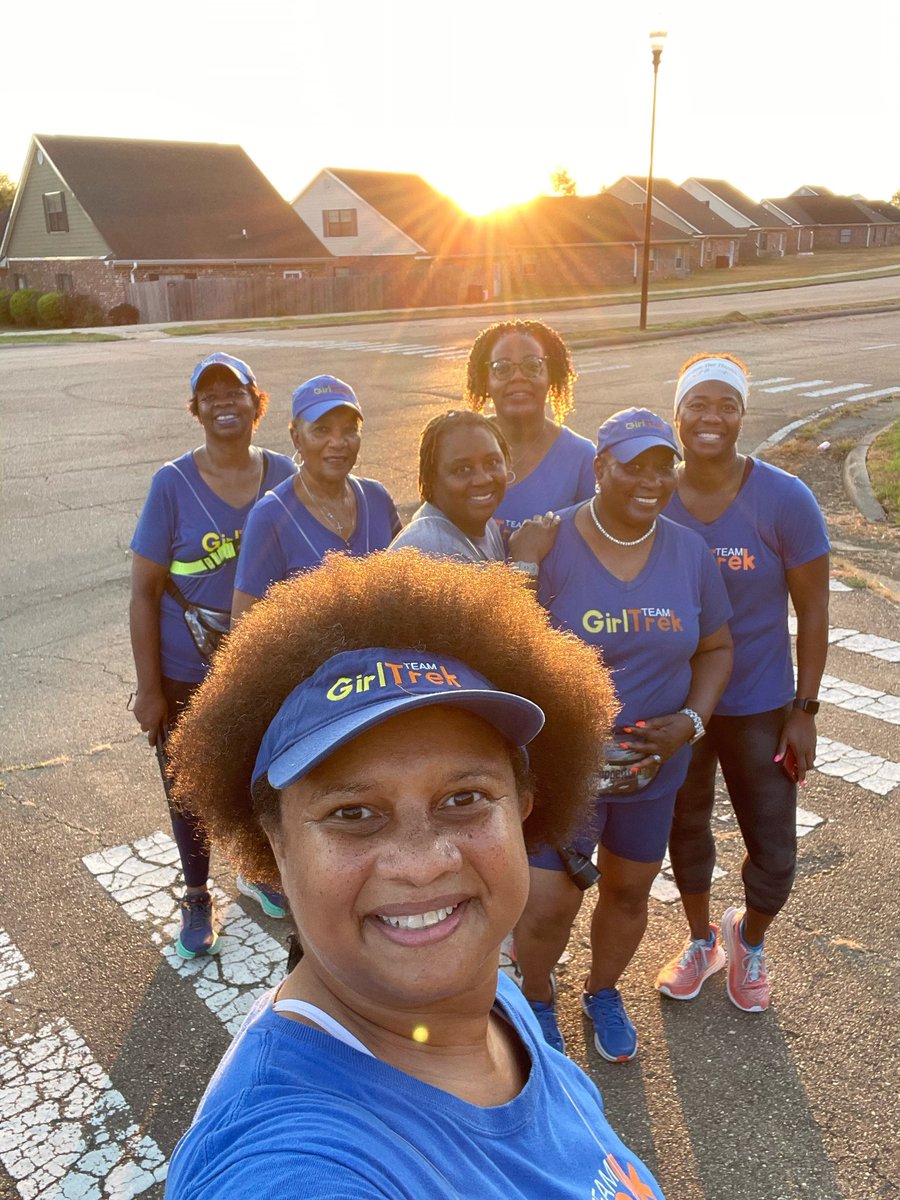 Olliegall's tweet photo. Beautiful Sunrise🌞 on our Labor Day Walk👟 #4Dark30Crew💙🧡💛
#MisSIZZLINippi #FunB4TheSun
#GirlTREK
#PersistentlyConsistently
#ByFaithWalker https://t.co/muIAyV4nJu