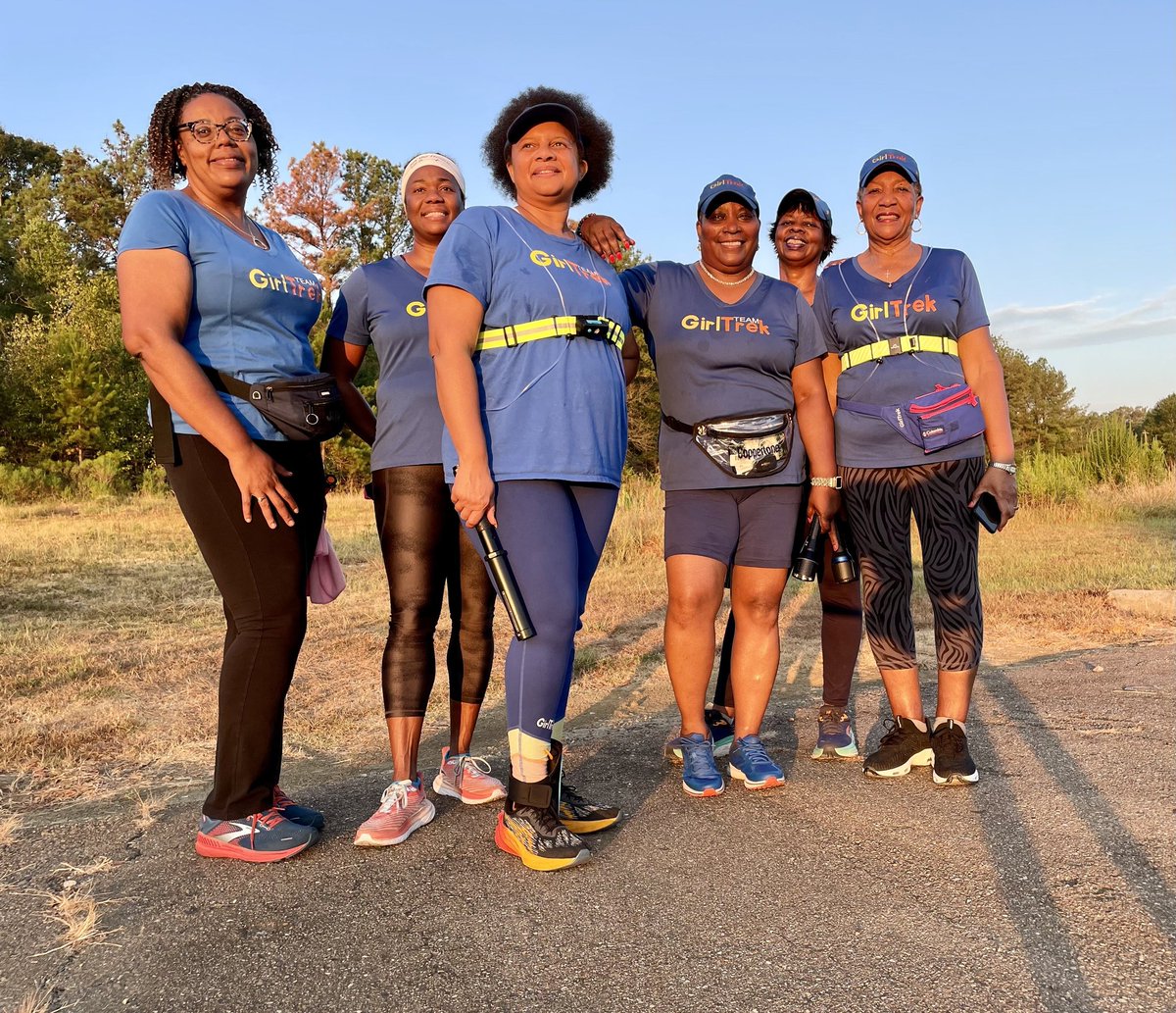 Olliegall's tweet photo. Beautiful Sunrise🌞 on our Labor Day Walk👟 #4Dark30Crew💙🧡💛
#MisSIZZLINippi #FunB4TheSun
#GirlTREK
#PersistentlyConsistently
#ByFaithWalker https://t.co/muIAyV4nJu