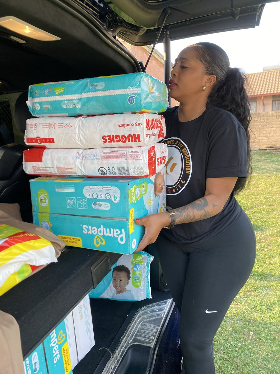 tlangimich's tweet photo. Things that matter🖤✨

@youthunite_foundation

Those wishing to help the young mother please use the following bank account.  She literally has to fend for her siblings and children. Nothing good in committing crime and she agrees. We could go a long way in spreading love and rehabilitating instead of being soo hateful towards one another. 

Details for Lulama
Capitec Bank Savings
1393270164

God bless