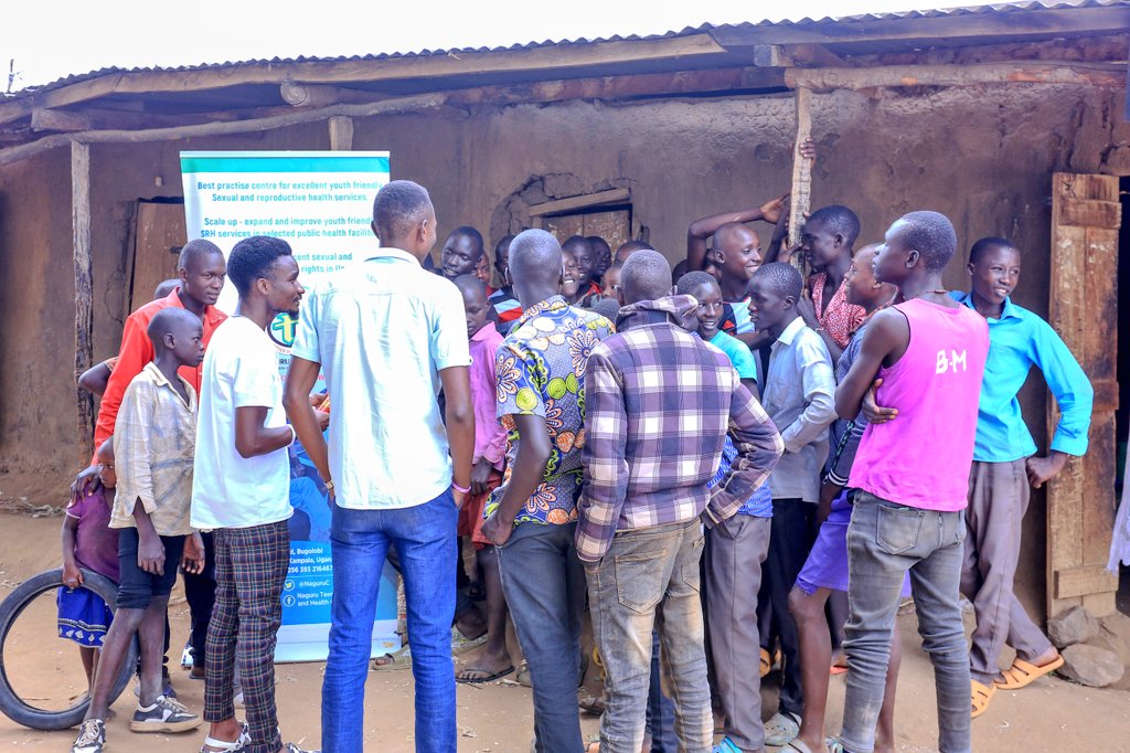 makula_99's tweet photo. Proud to share:  #NTIHC organized a flash mob at  Riwo Trading Centre, Bukwo District  to empower young people on Sexual and Reproductive Health &amp; Rights  and raise awareness about ending  #fgm,  #harmfulpractice loops.  Kudos to the team and community. #LiveYourDreamUG https://t.co/SF8Pndo4dC