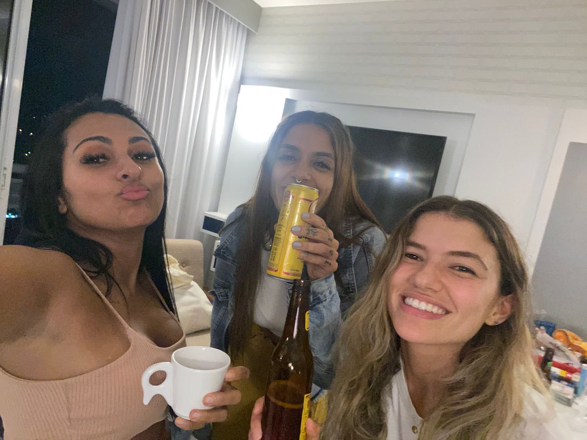 Bom diaaaa! Olha nós aí presas❤️🫶🏼 <a href="/MC10_AnaCarol/">Ana Carolina</a> @MC10_Luma