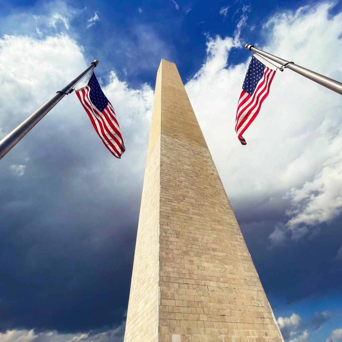 washingtondc's tweet image. Happy Labor Day, #WashingtonDC! 🇺🇸

📸: IG/ elliotgilfix #MyDCcool #ExperienceDC