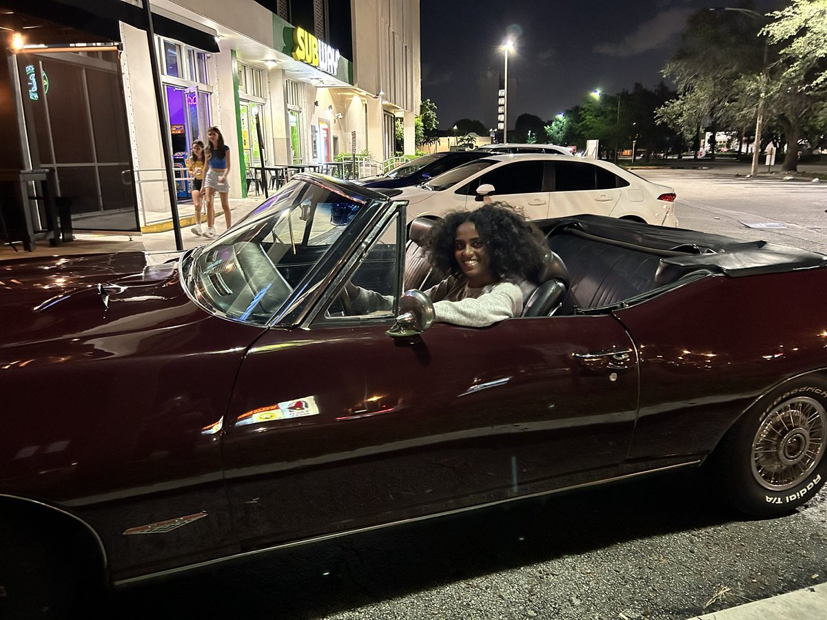 Kinda classy…
Kinda hood…
😎😎😎