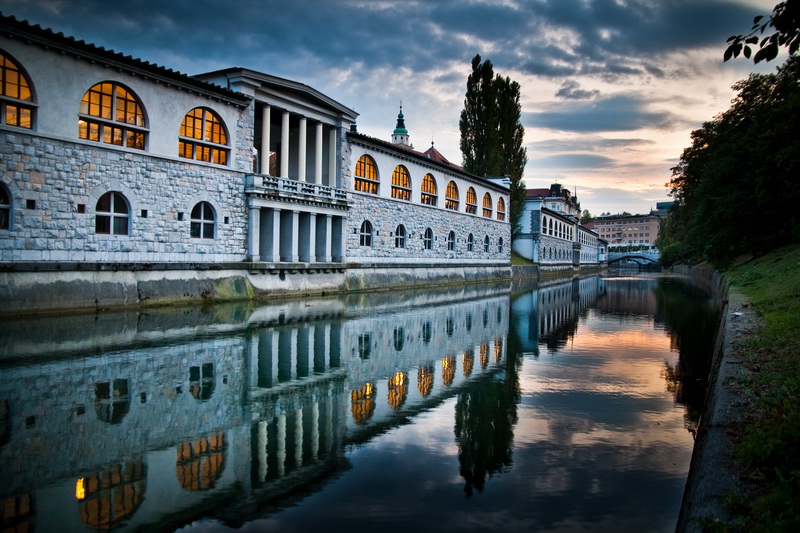 NuovoFaceMag's tweet photo. La #Lubiana di #Plečnik •

Il più celebre architetto sloveno ha cambiato il volto della città, ispirandosi al modello dell’antica Atene. Le sue opere sono patrimonio mondiale #Unesco. (Di @MauroOrrico)  
#visitljubljana #ljubljana @visitljubljana

👉 https://t.co/QmXDJjg588 https://t.co/Wm8ASxTf11