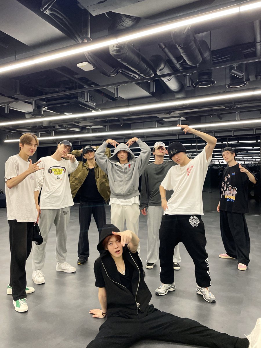 NCTsmtown_127's tweet photo. ✅Fact Check✅ Dance Practice🎶🎵🕺

#NCT127 #FactCheck #NCT
#NCT127_FactCheck https://t.co/g538RUhIKu