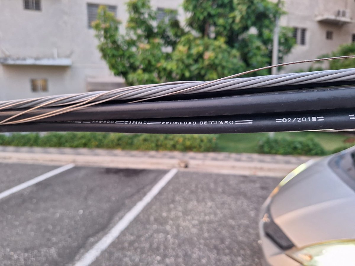 RamMessina's tweet photo. @ClaroRD Tenemos ya 1 mes con ese alambre de comunicación de ustedes, varios reportes y nada se venir a colaborarnos, no podemos usar esos parqueos, su ayuda por favor https://t.co/15GvBWY9Vs