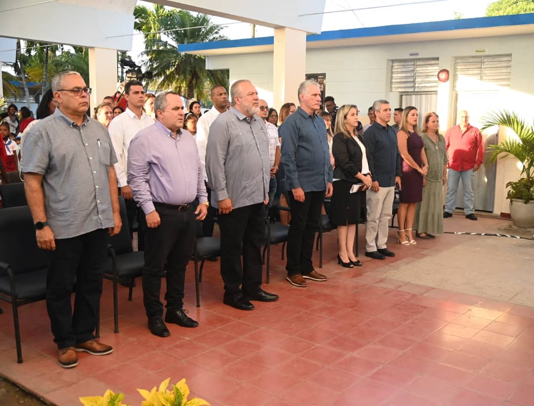 MMarreroCruz's tweet photo. Esta mañana participamos en el acto nacional de inicio del curso escolar 2023-2024 en la Escuela Primaria "Manuel Martínez Prieto" del municipio capitalino de Marianao.
#NuevoCursoEscolar https://t.co/qqybK8OWqb