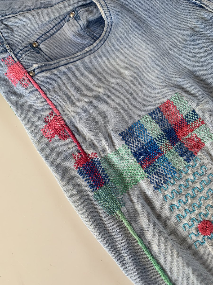 Denim repairs- something I’m going to be discussing in my next newsletter, sharing 3 different ways to tackle holes in your jeans. 

You can subscribe here and get mending tips direct to your inbox: 

collingwoodnorrisdesign.com

#visiblemending #repair #makedoandmend #reducewaste