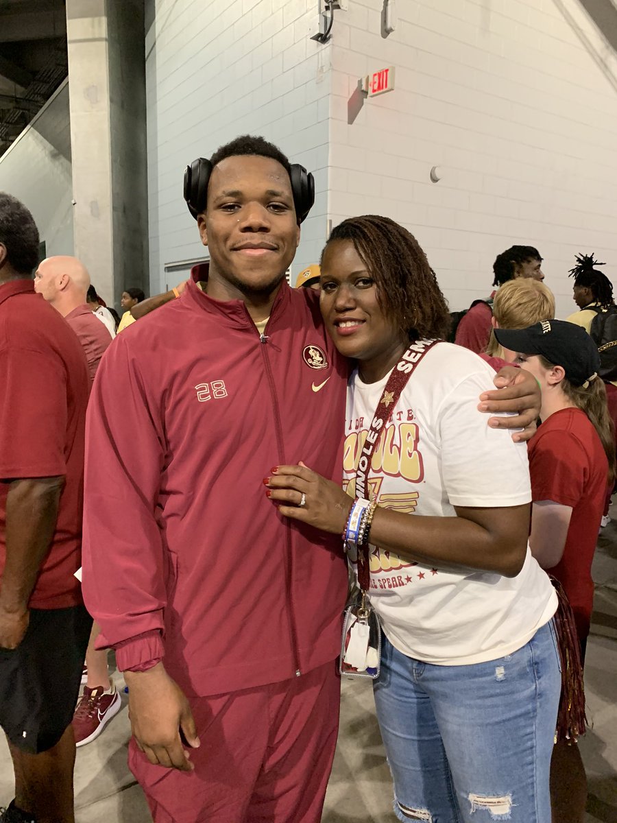What a great weekend! First college game for my boy <a href="/JuiceCryer/">Justin Cryer</a> Got the dub. ❤️ Go Noles!!!! <a href="/crossover2020/">Coach L. Cryer</a>