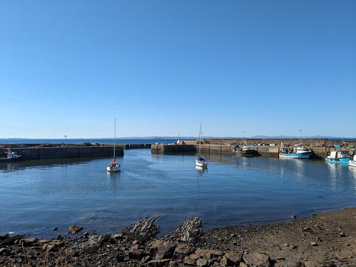 RobertGlen3's tweet photo. Late afternoon amble. Balmy. #PortSeton #EastLothian https://t.co/0O8ZDBJqQU
