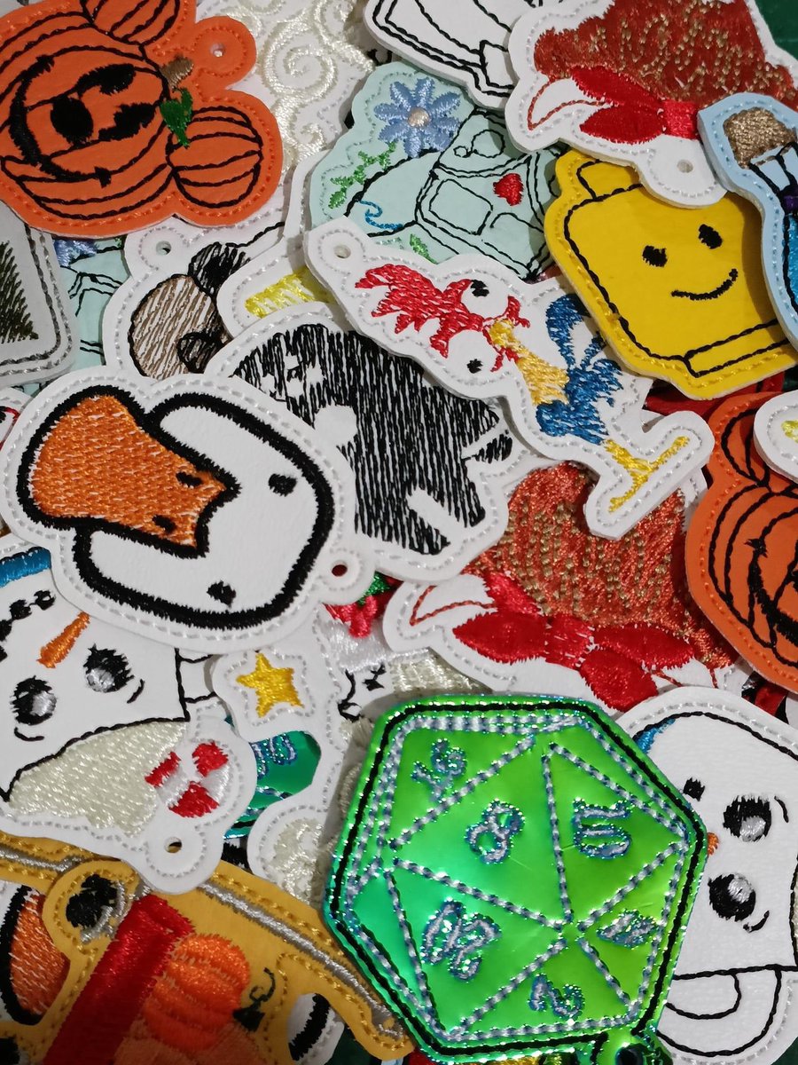 SockJems's tweet photo. Customer order of embroidered earrings charms. Some of these are super cute!! 

Would you like to see embroidered earrings in the webshop?

#Itabag  #windowbag #pins #Pincollector #itabagmadeintheUK #customorder #customorderstaken #handmade #smallbusiness #supportsmallbusinesses https://t.co/u75ugzFxUD