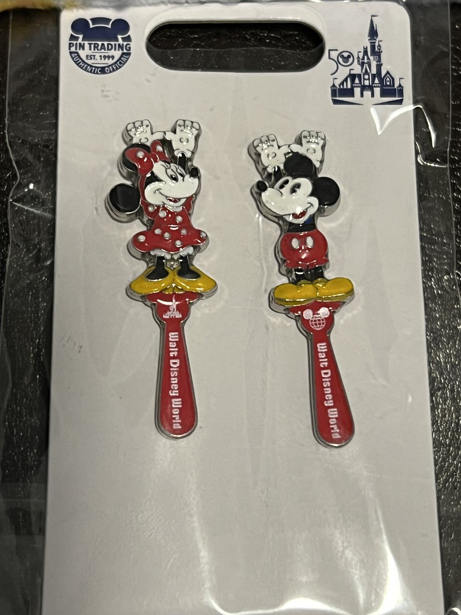 TeriE's tweet photo. CUTE! Walt Disney World #WDW50th Anniversary Vault Collection #Backscratcher Pins NEW #MickeyandMinnie #disneypinsforsale #disneypintrading #disneygifts #retro #ebayfinds #disneypins #DisneyParks #WaltDisneyWorld #Disneyana #disneytradingpins https://t.co/qS7ocTFa3m #eBay @eBay https://t.co/XElfuSmMwN