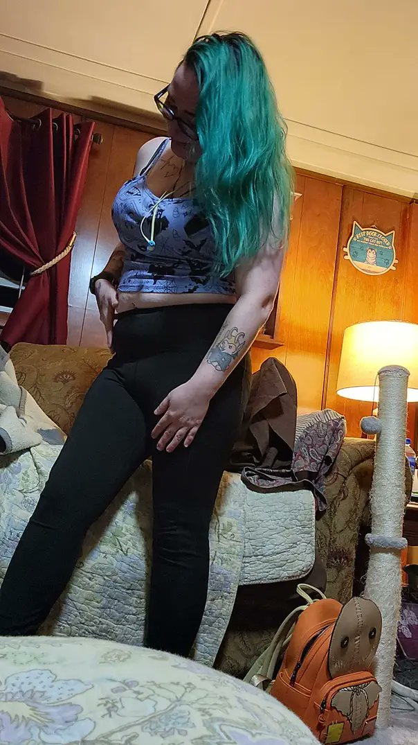 GoddessJrules's tweet photo. Don't you wish you were under my shoe. Happy #LaborDay pigs. 
#findom https://t.co/JpBaJXla4A